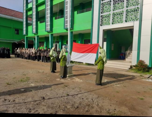 Upacara Peringatan Hari Pahlawan di MTsN 7 Kebumen
